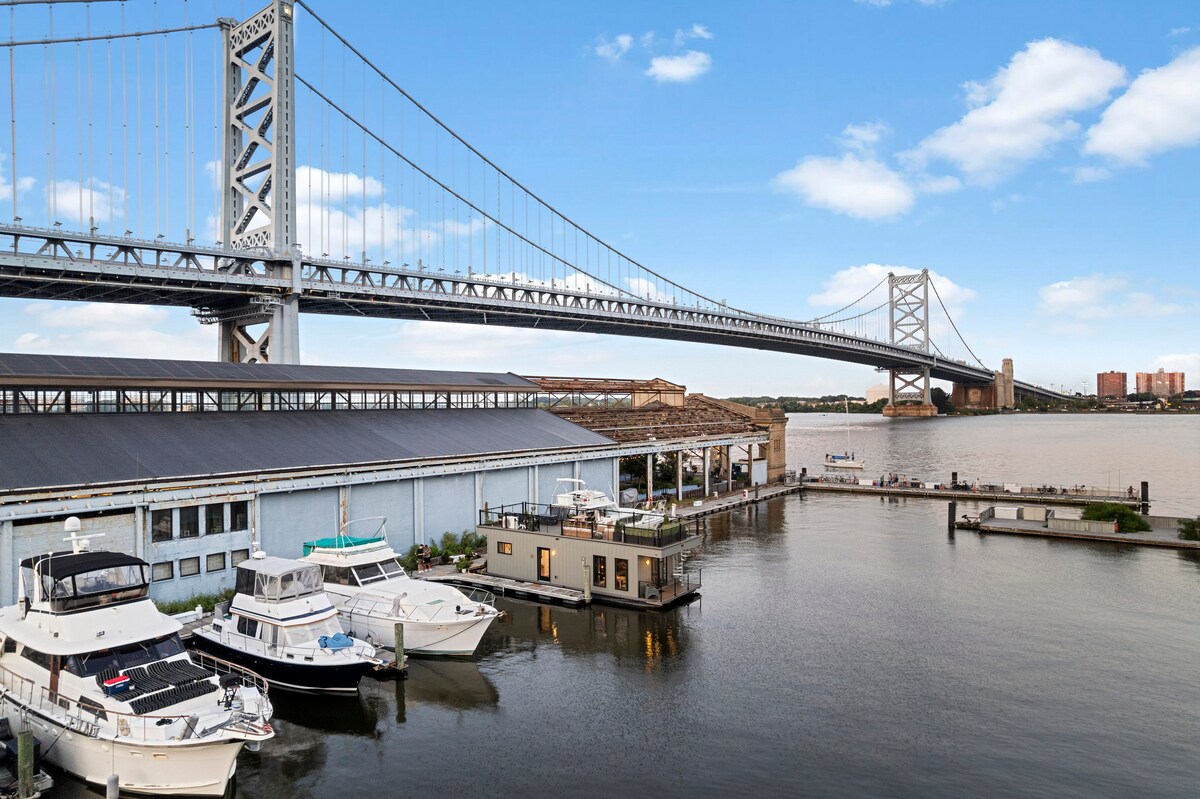 Pier 5 Marina on the Delaware River